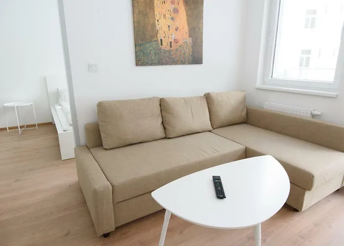 1100 Apartment *