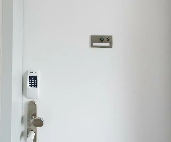 1100 Apartment *
