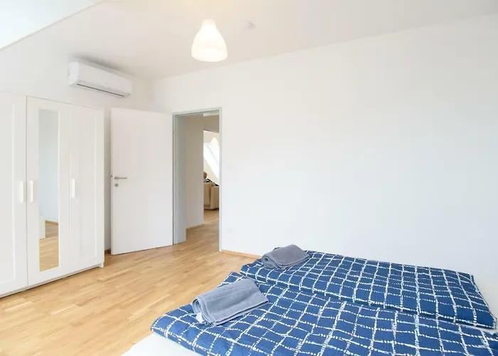 1100 Apartment