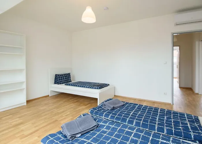 Apartment 1100 *